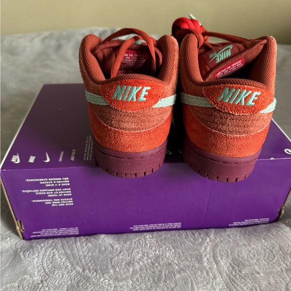 Nike Dunk Mystic Red - Size 9.5 - Picture 3 of 9